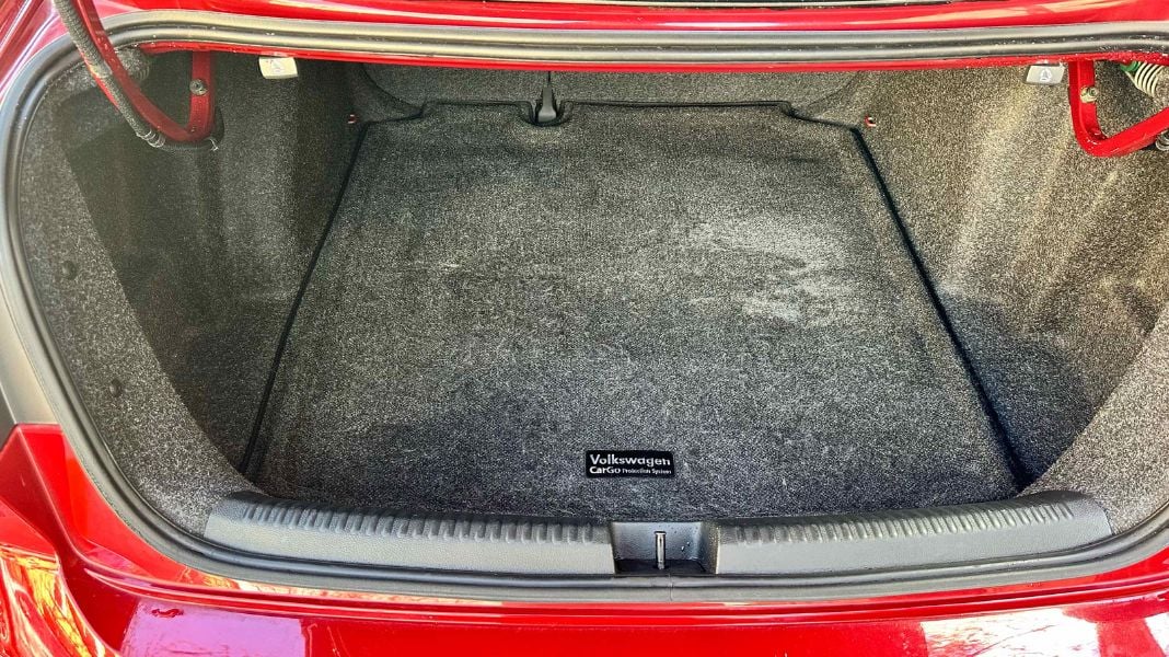 Volkswagen Jetta trunk after detailing